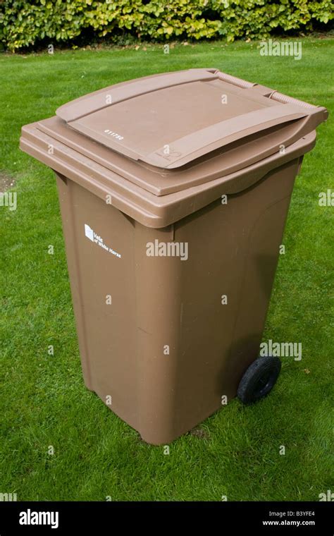 Brown Compost Bin Hi Res Stock Photography And Images Alamy