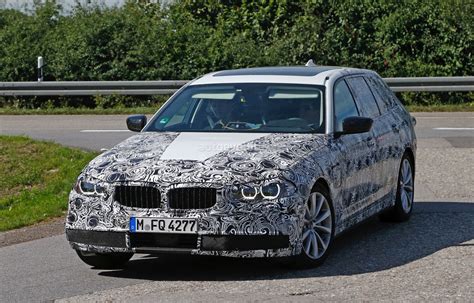 2017 BMW G31 5 Series Touring Spied, Prototypes Show New Front End - autoevolution