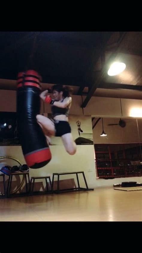 Bí quyết giúp cô gái múa côn nhị khúc lột xác trở thành hot girl nổi tiếng phòng gym