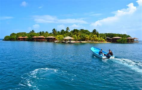 Places to Visit in Bay Islands, Honduras - Country Helper