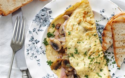 Fluffy cheese and mushroom omelette recipe | FOOD TO LOVE