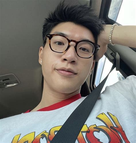 Bạn gái hot girl k nghi để lộ mật mã tình yêu với HIEUTHUHAI