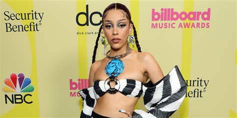 Doja Cat Stuns In Stripes At The Billboard Music Awards 2021 2021 Billboard Music Awards