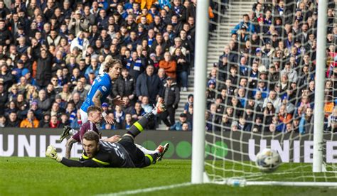 À atenção do Benfica Rangers goleia golo de Fábio Silva