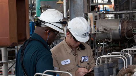 635666670443055577-XXX-Oil-Jobs-1020.JPG?width=3200&height=1808&fit