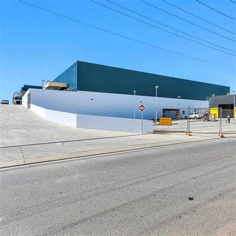 Bunnings Warehouse And Retail