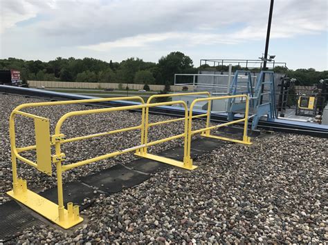 Fall Protection Guardrail Systems | Roof Safety Guard Rails