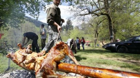 Ovo Su Neradni Dani Za Prvomajske Praznike Crna Hronika