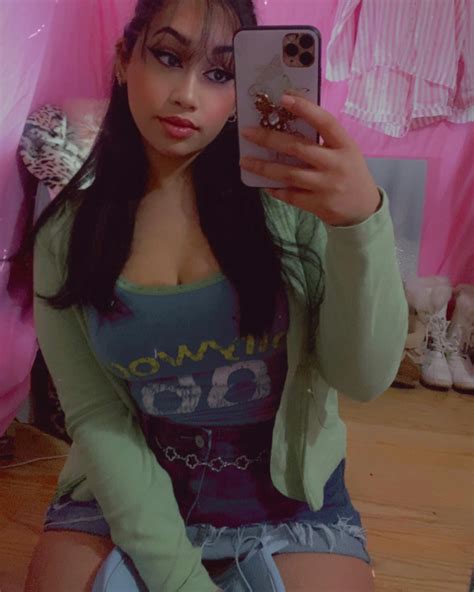 Ava Davis (@ava.davis) • Instagram photos and videos