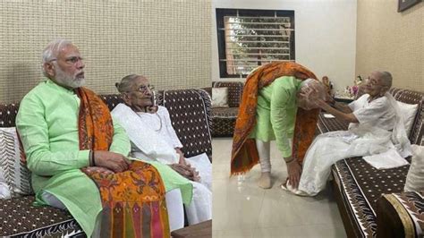 Vijay Upadhyay Pm Modi Meets His Mother Heeraben Modi In Gandhinagar