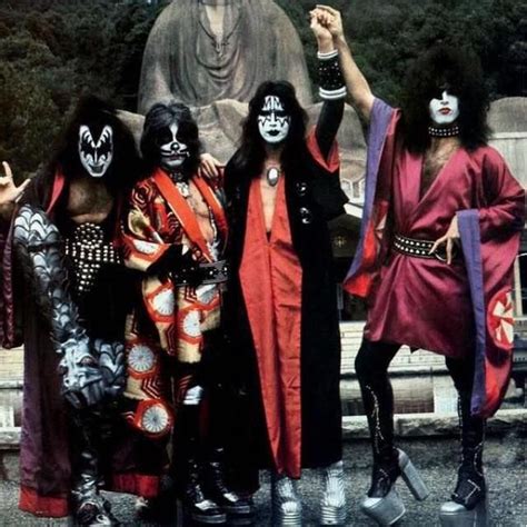 Pin By Lee Thomson On Kiss 1976 1977 Kiss Rock Bands Vintage Kiss Kiss Band