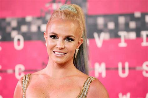 Britney Spears exibe boa forma física