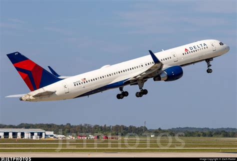 N67171 | Boeing 757-232 | Delta Air Lines | Zach Plaster | JetPhotos