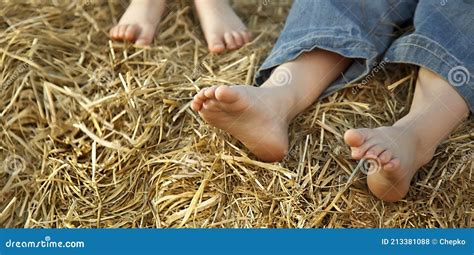 barefoot  children royalty  stock image cartoondealercom