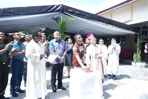 Sekda Sangihe Hadiri Pemberkatan Dan Peresmian Pastoran Paroki Santo