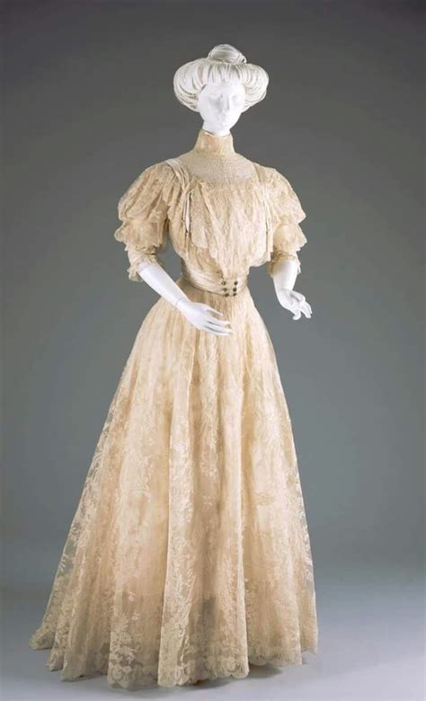 1907 1908 American Designed Evening Dress By M A Ryan Of Silk Linen