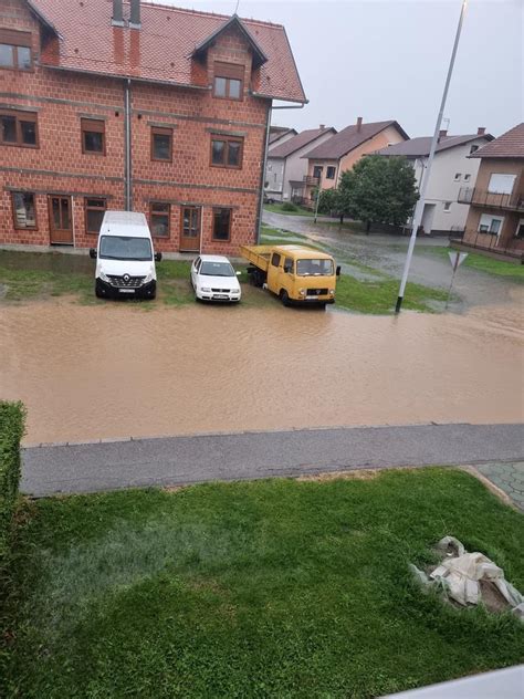 Galerija Sna No Nevrijeme Zahvatilo Po Egu Poplavilo Prometnice I