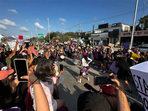 La Jornada Maya Quintana Roo Miguel Améndola En Tulum mujeres