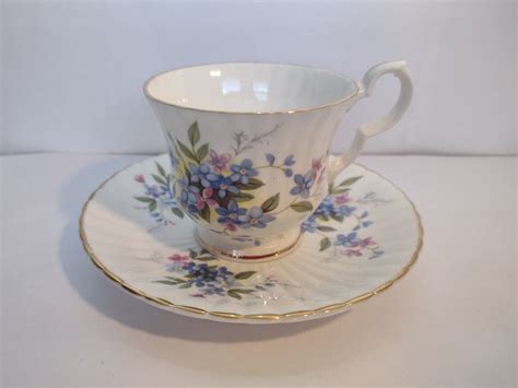 ROYAL WINDSOR Fine Bone China ENGLAND Cup Saucer Multicolor Flowers