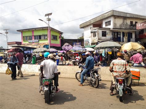 Douala Camerun Informazioni Per Visitare La Città Lonely Planet