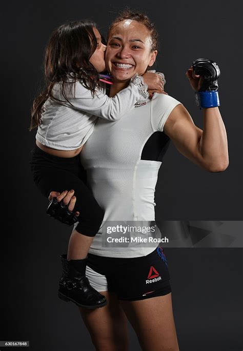 Michelle Waterson And Daughter Araya Pose For A Portrait Backstage News Photo Getty Images