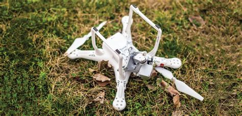 How Not to Crash (or Lose) Your Drone - xyHt