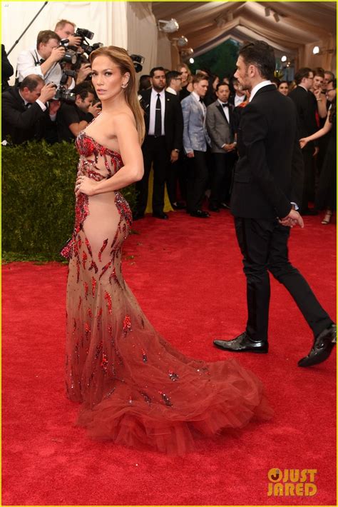 Photo Jennifer Lopez No Underwear At Met Gala 01 Photo 3362657