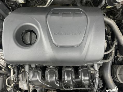 Декоративная крышка на двигатель. — KIA Rio (4G), 1,6 л, 2017 года ...
