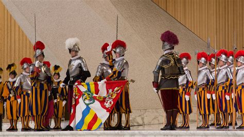 Choses Savoir Sur Les Gardes Suisses Du Vatican Destination Rome