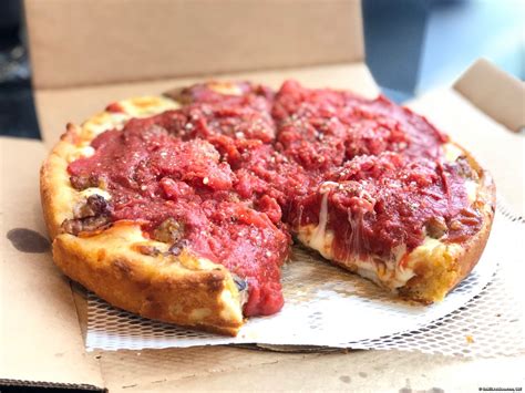 The Deep Dish On Chicago Style Pizza Rosatis Pizza Onmilwaukee