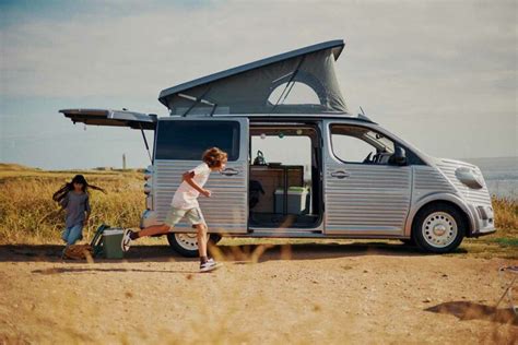 Type Holidays Un Tonnant Camping Car R Tro Toit Pop Up Inspir Du