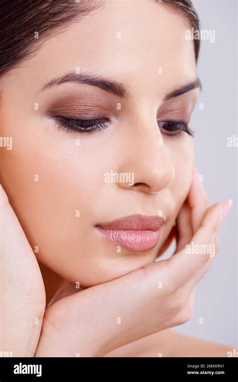 Beautiful Brunette Woman Hi Res Stock Photography And Images Alamy