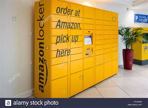 Amazon Locker Pickup High Resolution Stock Photography and Images - Alamy