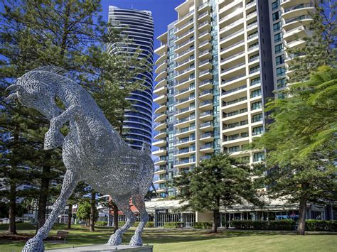 Mantra Broadbeach On The Park Apartment Hotel In Broadbeach All