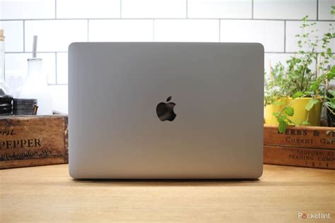 15-inch MacBook Air production kicks into overdrive and hints at ...