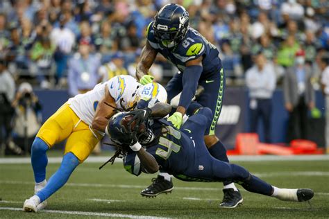 3 Up 3 Down Winners Losers From Seattle Seahawks 27 0 Win Over Los