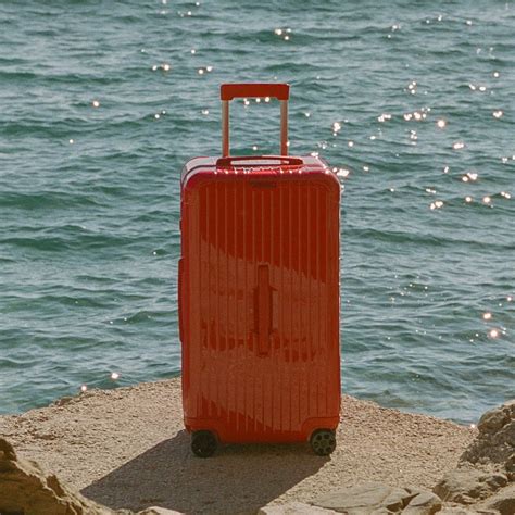 Travel Essentials Inspiration Steamline Classic Luggage Creates The Perfect Travel Aesthetic