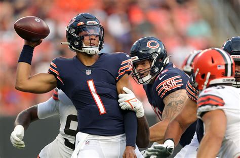 Justin Fields dominating preseason leads to heightened Chicago Bears ...