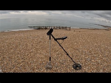 63 Metal Detecting Along Pevensey Bay Beach With The Nokta Makro