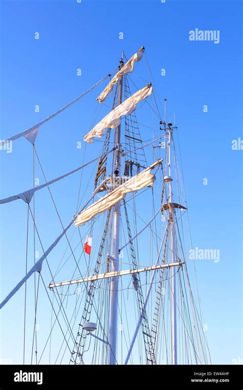 ship mast  res stock photography  images alamy