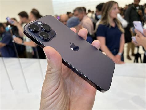 Is Apples New Iphone 14 Pro Actually Deep Purple Or Another Color Mashable