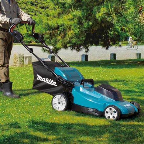 Makita Cordless Lawn Mower DLM432Z DLM432PT2 Test Review