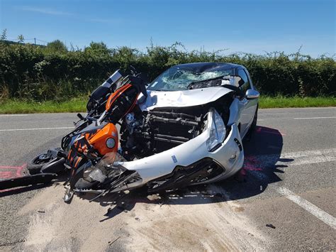 Priss Violente Collision Moto Voiture Les Motards Bless S