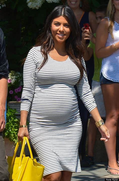 Pregnant Kourtney Kardashian Is Glowing In The Hamptons | HuffPost ...