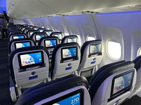 United Airlines Retrofits First Narrowbody Aircraft With Modern ...