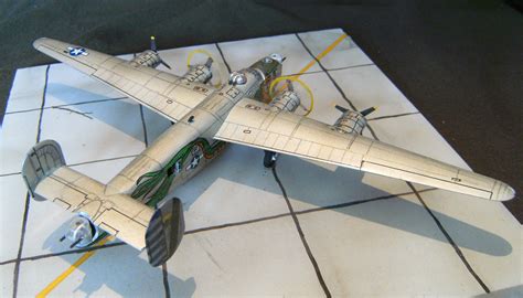 Happyscale Modellbau Consolidated B 24J Liberator Minicraft Model