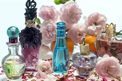 Rekomendasi Merek Parfum Lokal Terbaik Untuk Wanita Yang Wangi Murah