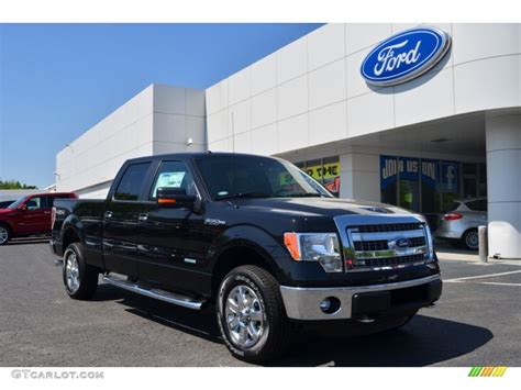 Tuxedo Black Metallic Ford F Xlt Supercrew X Photo