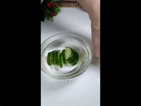 🌿🌿Как красиво нарезать огурец 🌿🌿Листья #shorts - YouTube