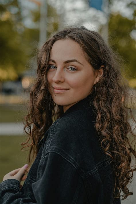 woman  long hair photo  hamburg image  unsplash